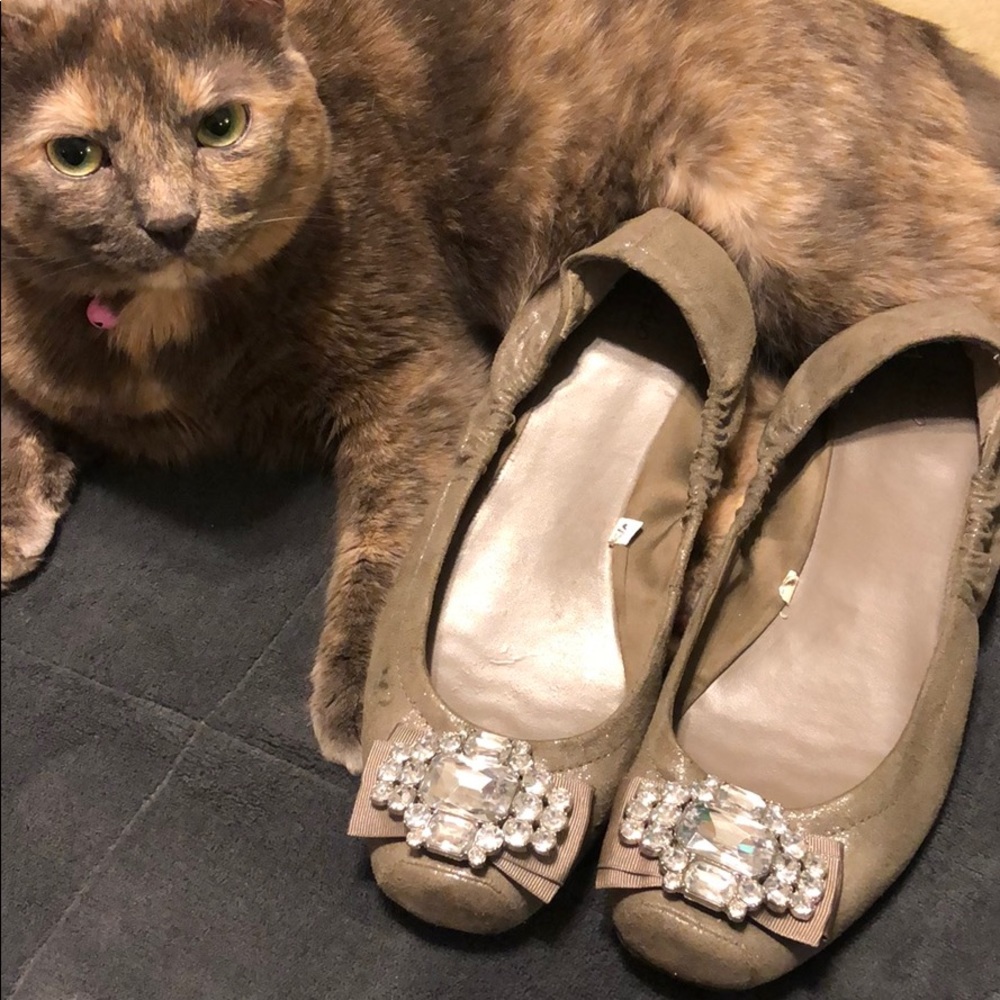 Size 9 Mossimo bejeweled flats
